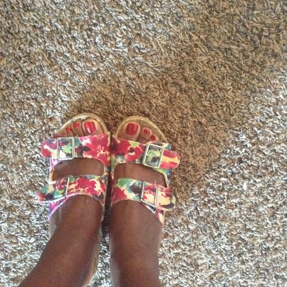 Super Cute Colorful Wedges - Picture 5 of 5